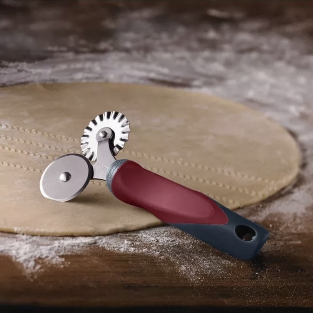 TRUDEAU 2-in-1 Pastry Wheel